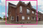 Op te frissen ruime woning in het centrum van Bree