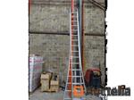 1 dubbele aluminium ladder, gevouwen hoogte 4m, voor een totaal van 8m