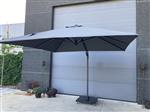 (61) Zweefparasols led verlichting en hoes gratis