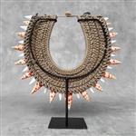Decoratief ornament (1) - NO RESERVE PRICE - SN11 - Decorative Shell Necklace on a custom stand from