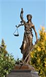 Beeld, vrouw justitia - 34 cm - marmer brons