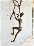 Beeldje - People climbing a ladder - 72cm - Brons