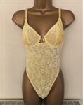 Prachtige Vanillegele Body met Velours Bloemen 80B