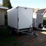 gesloten aanhangwagen geremd 2.700 kg
