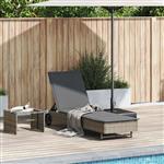 vidaXL Ligbed met wielen en kussen poly rattan grijs