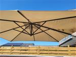 Dubbele zweefparasol 