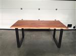 (123) Boomstam massieve tafel als nieuw