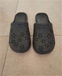Zwarte Slippers met Ingewerkte Bloemen - 38
