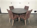 (28) Ronde tafel met de 4 stoelen