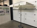 (147) Kantelbare parasol met parasolvoet