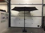 (56) parasols diameter 300 cm met zijn voet