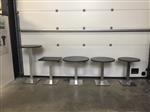 (47) Lot van 16 verschillende horeca tafels