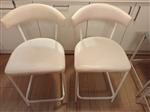2 barstoelen
