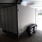 gesloten aanhangwagen met valdeur en alu velg