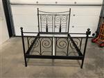 (39) metalen zwart bed 140x200 zonder lattenbodem