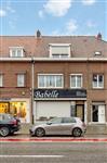 Handelszaak (broodjeszaak) met duplexwoning 