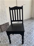 8 STOELEN + tafel