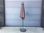 (79) Mooie grijze parasol met voet