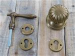 Set: 1 deurknop met een grote knop rozet + 1 + 1 deurknop handvat wapenschild, 2 lock-rozetten, mess