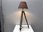 (96) Moderne vloerlamp met houten onderstel