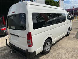 Toyota Hiace Commuter 14 Seats