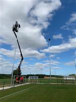 18 meter conische bovengronds stalen lantaarnpaal / lichtmast tbv LED verlichting sportvelden