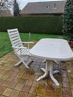 Tuintafel en 5 stoelen