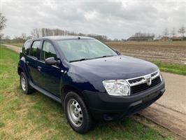 DACIA DUSTER BENZINE MET TREKHAAKI