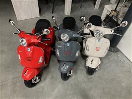 (111) Nieuwe elektrische kinderscooter 3 kleuren