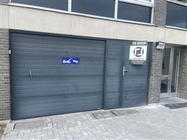 Garage met plaats voor 9 wagens  te koop