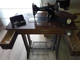 oude naaimachine PFAFF 30