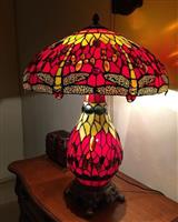 Tiffany stijl tafellamp Studio RED DRAGONFLY lamp met drie lichtpunten Ø 46x65cm! - Tafellamp - Gl