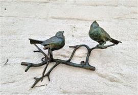 Beeldje - Birds on a branch wall art - Brons