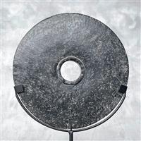 Decoratief ornament - NO RESERVE PRICE - Decorative Stone disc on a custom stand - Lava Stone - Indo