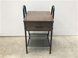 (209) Prachtige nieuwe bijzettafels - nachttafels