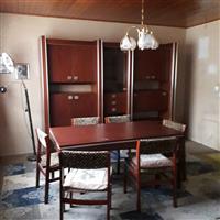 kast + tafel + stoelen
