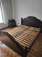 Bed en 2 nachtkastjes 