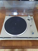 Platendraaier Technics sl-q210 