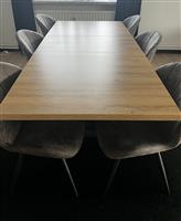 Eettafel met 6 stoelen