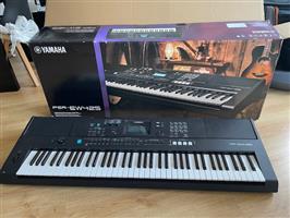 Yamaha PSR-EW425 keyboard