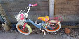 Kinderfiets met mand 