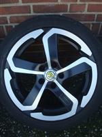 17 Inch VW Dotz Hanzo Velgen Hifly Michelin 5x112