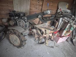 Hand  Motoculteur met ploeg