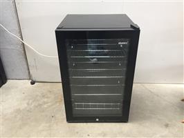 (14) Wijnfrigo tafelmodel Husky is als nieuw