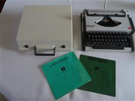 Typmachine Olympia Traveller de Lux