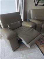 Lederen salon 3-zit en 2x 1-zit. Allen met relax .