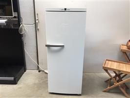 (49) Recentere frigo Miele hoog model