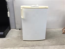 (48) Perfect werkende diepvries tafelmodel Aeg