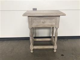 (23) Mooie nachttafel - bijzettafel