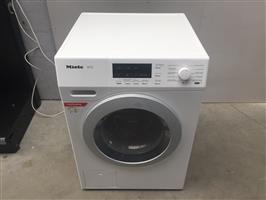 (7) Recentere Wasmachine 1600 tr Miele W1
